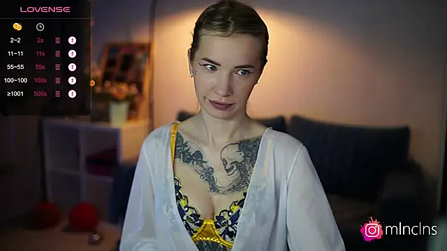Snapshot of melanielwithu chatting on 03-11-25, 03:05 melanielwithu online show from 03-11-25, 03:05
