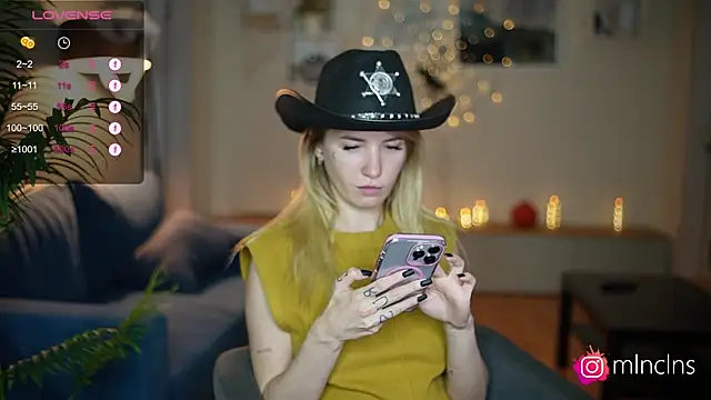 melanielwithu online show from 10-30-25, 03:35