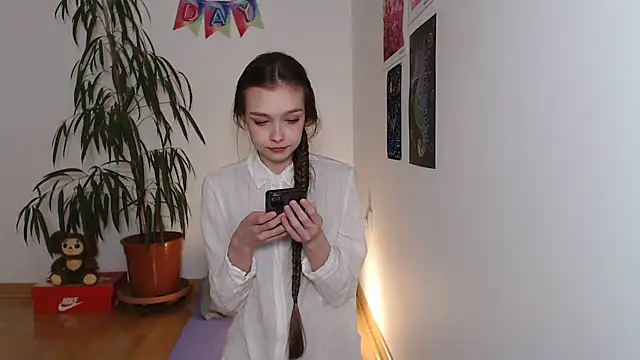 Snapshot of Michelle_Melnss chatting on 01-17-25, 05:32 Michelle Melnss online show from 01-17-25, 05:32