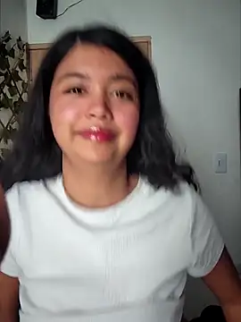 Peach Girll online show from 12-17-25, 12:44