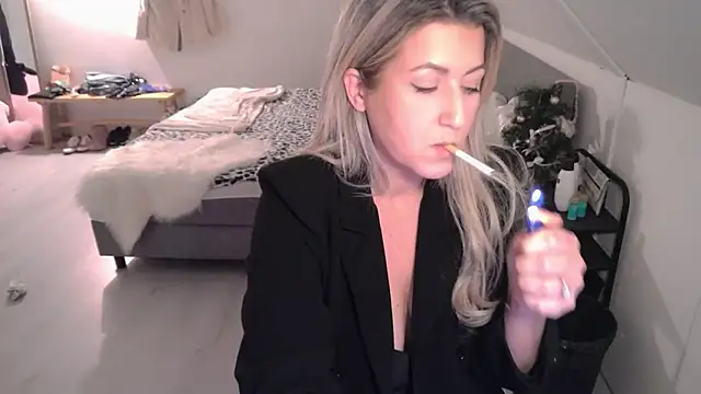 Snapshot of TessToy chatting on 12-09-24, 06:25 TessToy online show from 12-09-24, 06:25