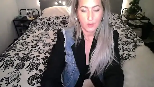 Snapshot of TessToy chatting on 01-13-25, 05:23 TessToy online show from 01-13-25, 05:23