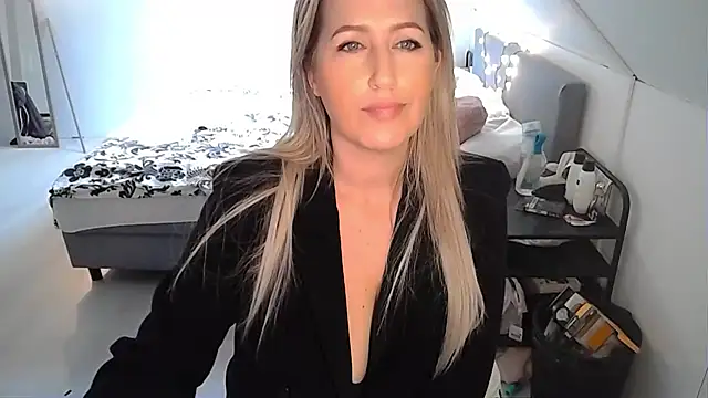 Snapshot of TessToy chatting on 01-28-25, 05:24 TessToy online show from 01-28-25, 05:24
