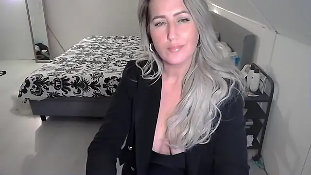 Snapshot of TessToy chatting on 02-03-25, 06:39 TessToy online show from 02-03-25, 06:39