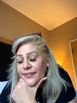 Lexi Shocker online show from 10-16-25, 04:30