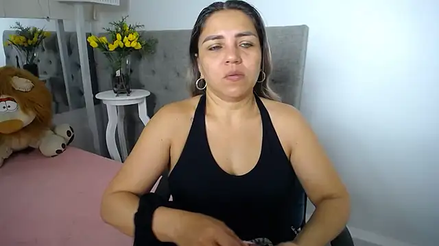 Snapshot of cum_bigass chatting on 07-12-26, 11:56 cum bigass online show from 07-12-26, 11:56