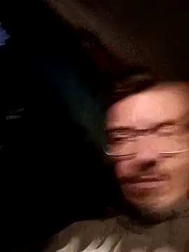 Snapshot of Amaras5 chatting on 12-04-25, 10:18 Amaras5 online show from 12-04-25, 10:18