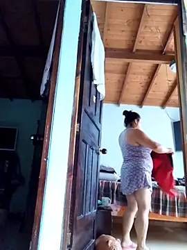 Snapshot of Monseratte21 chatting on 02-27-25, 02:54 Monseratte21 online show from 02-27-25, 02:54