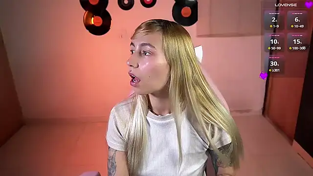 Saucy Jenn online show from 03-20-26, 03:33