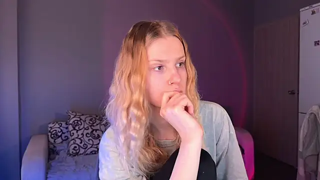 Chanel Gill online show from 09-30-25, 08:19