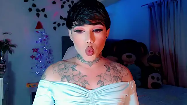 Snapshot of little_star_porn chatting on 12-04-24, 07:39 little star porn online show from 12-04-24, 07:39