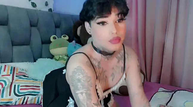 Snapshot of little_star_porn chatting on 12-12-24, 03:16 little star porn online show from 12-12-24, 03:16