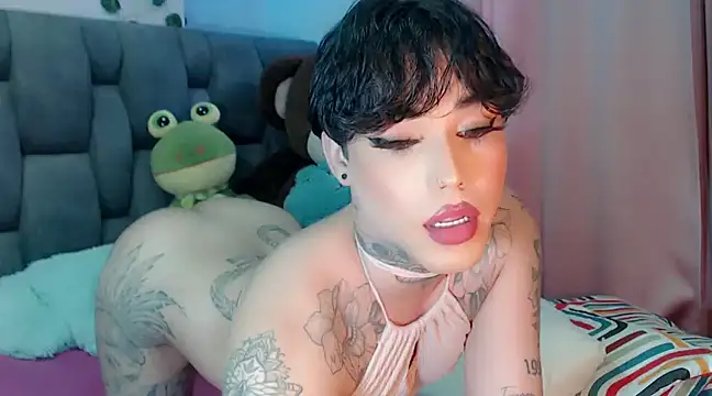 Snapshot of little_star_porn chatting on 12-13-24, 02:05 little star porn online show from 12-13-24, 02:05