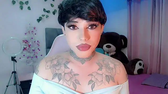 Snapshot of little_star_porn chatting on 12-15-24, 08:25 little star porn online show from 12-15-24, 08:25