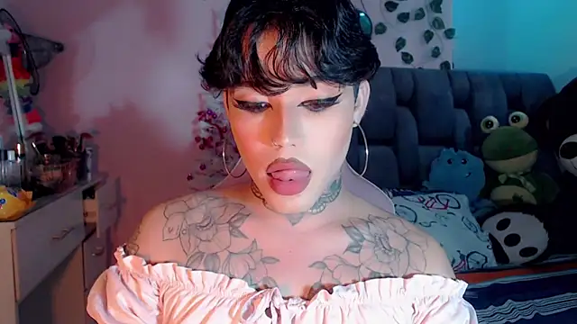 Snapshot of little_star_porn chatting on 12-20-24, 06:24 little star porn online show from 12-20-24, 06:24