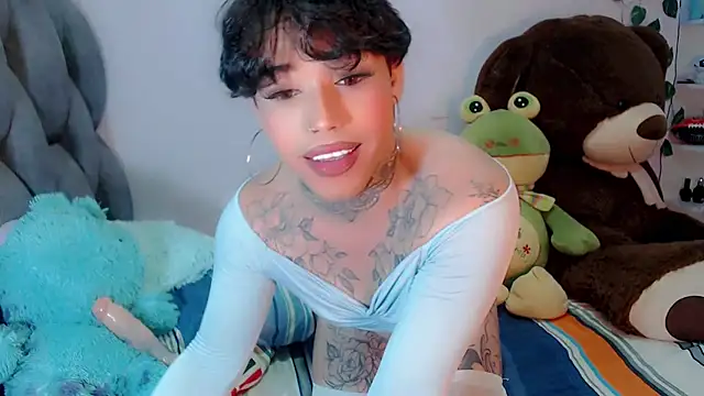 Snapshot of little_star_porn chatting on 12-22-24, 02:39 little star porn online show from 12-22-24, 02:39