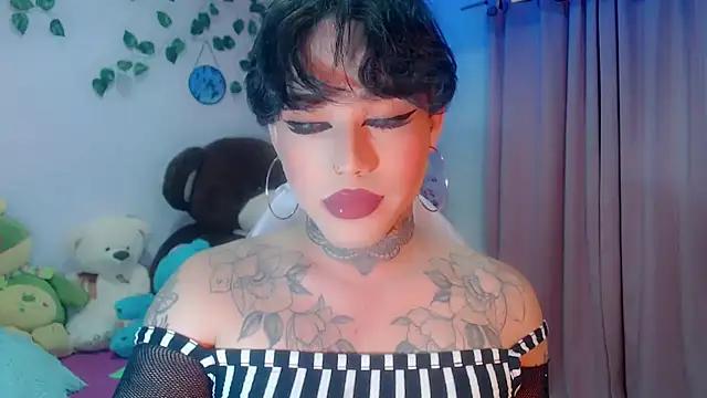 Snapshot of little_star_porn chatting on 12-27-24, 03:15 little star porn online show from 12-27-24, 03:15