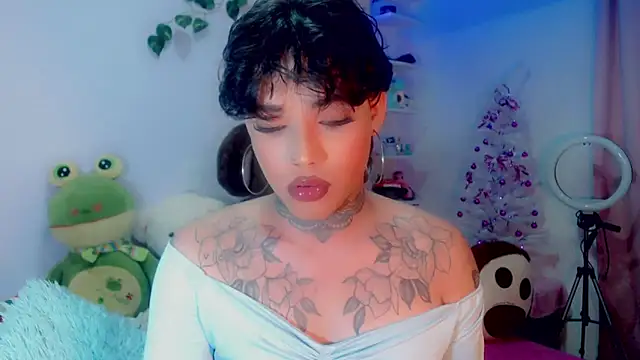 Snapshot of little_star_porn chatting on 12-29-24, 08:44 little star porn online show from 12-29-24, 08:44