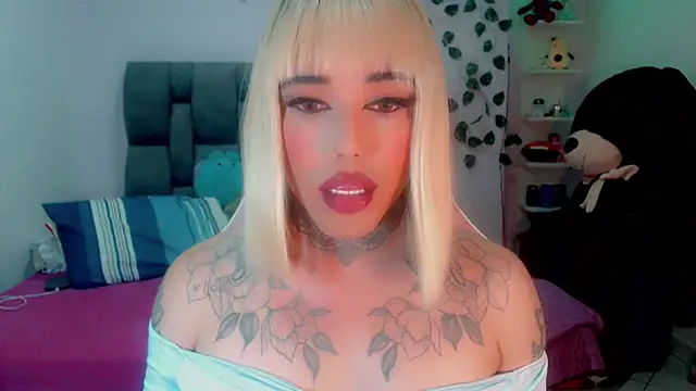 Snapshot of little_star_porn chatting on 01-06-25, 10:24 little star porn online show from 01-06-25, 10:24