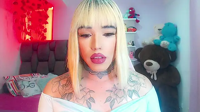 Snapshot of little_star_porn chatting on 01-20-25, 03:15 little star porn online show from 01-20-25, 03:15