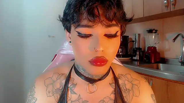 Snapshot of little_star_porn chatting on 02-06-25, 08:13 little star porn online show from 02-06-25, 08:13