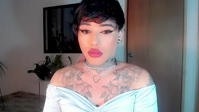 Snapshot of little_star_porn chatting on 02-07-25, 11:03 little star porn online show from 02-07-25, 11:03