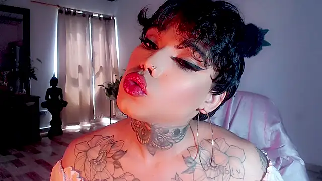 Snapshot of little_star_porn chatting on 02-22-25, 06:30 little star porn online show from 02-22-25, 06:30