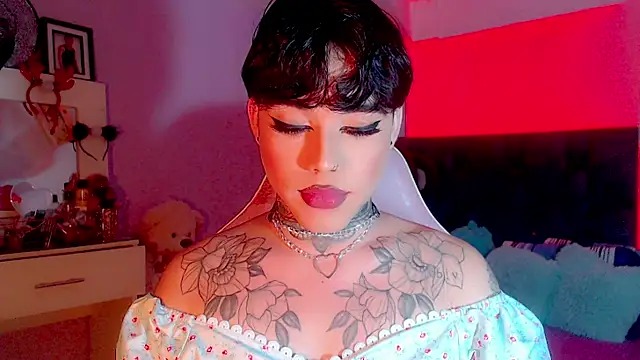 Snapshot of little_star_porn chatting on 03-04-25, 01:28 little star porn online show from 03-04-25, 01:28