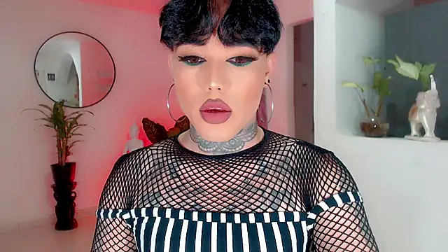 Snapshot of little_star_porn chatting on 09-24-25, 05:00 little star porn online show from 09-24-25, 05:00