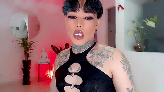 Snapshot of little_star_porn chatting on 09-27-25, 03:33 little star porn online show from 09-27-25, 03:33