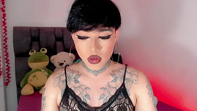 Snapshot of little_star_porn chatting on 10-14-25, 11:05 little star porn online show from 10-14-25, 11:05