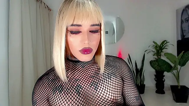 Snapshot of little_star_porn chatting on 10-18-25, 12:35 little star porn online show from 10-18-25, 12:35