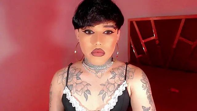 Snapshot of little_star_porn chatting on 10-27-25, 02:37 little star porn online show from 10-27-25, 02:37