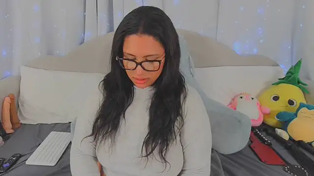 MeghanXO online show from 05-20-26, 02:18