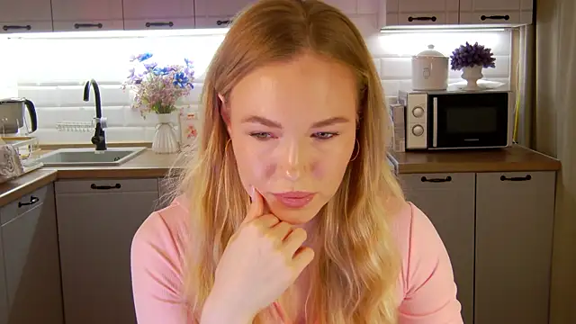 Veronika Mitchel online show from 10-19-25, 12:28