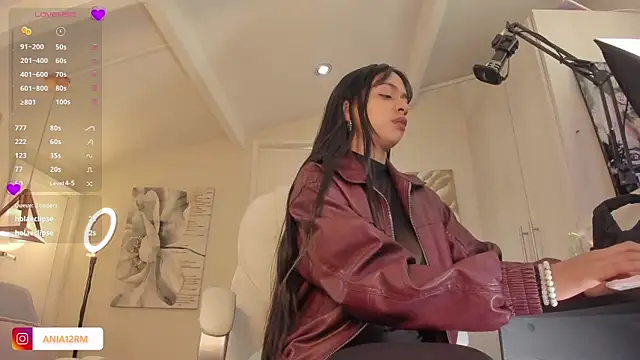 catalinasaiz online show from 12-22-25, 05:54