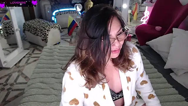 Snapshot of Myrnasexxx chatting on 06-05-26, 10:43 Myrnasexxx online show from 06-05-26, 10:43