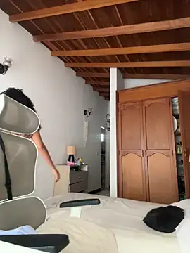 Snapshot of GabriSaenz chatting on 05-06-26, 01:16 GabriSaenz online show from 05-06-26, 01:16