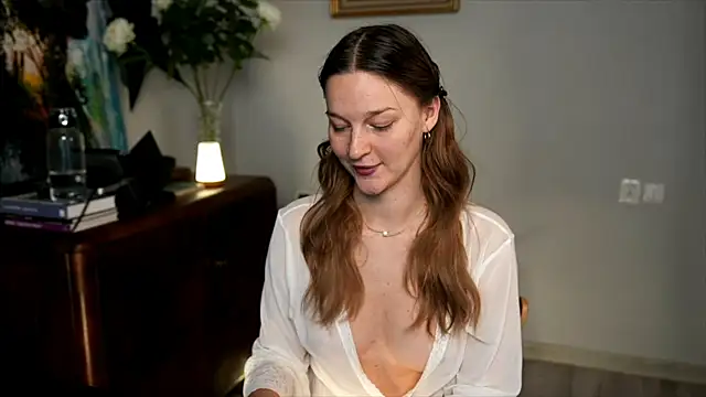 Snapshot of Special___ chatting on 12-19-24, 06:23 Special    online show from 12-19-24, 06:23