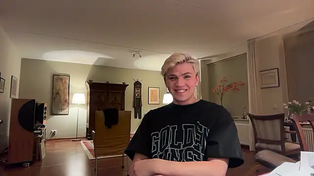 Snapshot of Justin_Horn chatting on 03-16-26, 01:11 Justin Horn online show from 03-16-26, 01:11