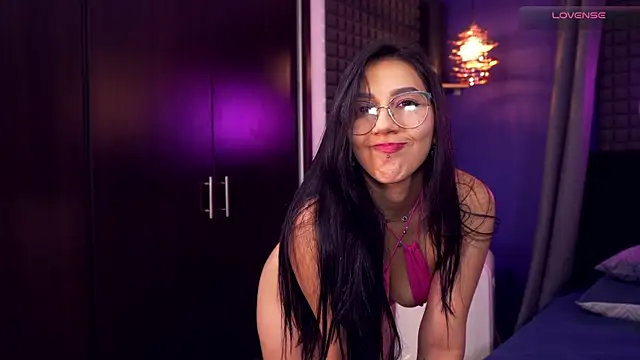 bull vixen2001 online show from 04-14-26, 12:27