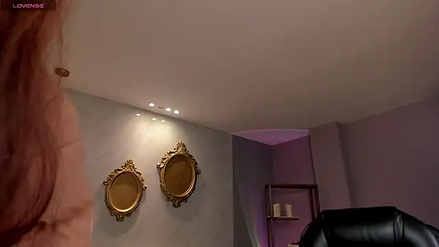 ErikaBenz  online show from 10-12-25, 12:15