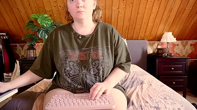 TessaWinter online show from 09-17-25, 02:19