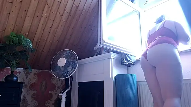 TessaWinter online show from 06-09-26, 03:12