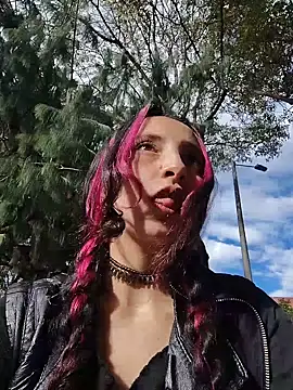  Laary online show from 11-25-25, 09:04