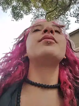  Laary online show from 12-21-25, 08:49