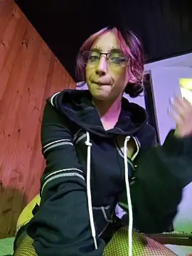  Laary online show from 03-09-26, 08:57