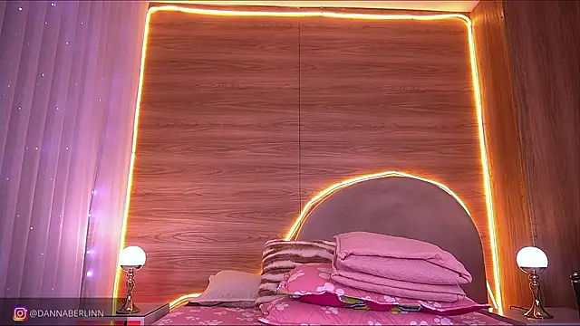 danna berlin  online show from 02-17-26, 07:20