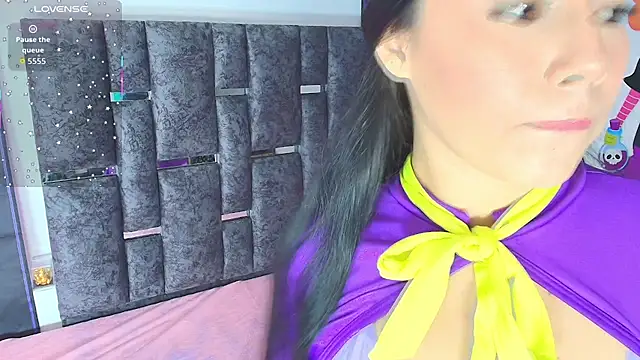 Natasharuso online show from 10-29-25, 10:39