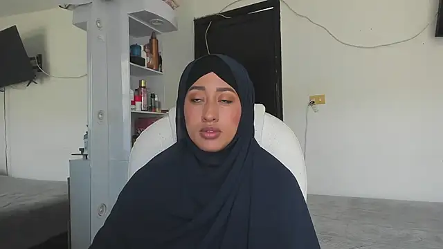 Snapshot of adila_anich chatting on 09-28-25, 08:36 adila anich online show from 09-28-25, 08:36